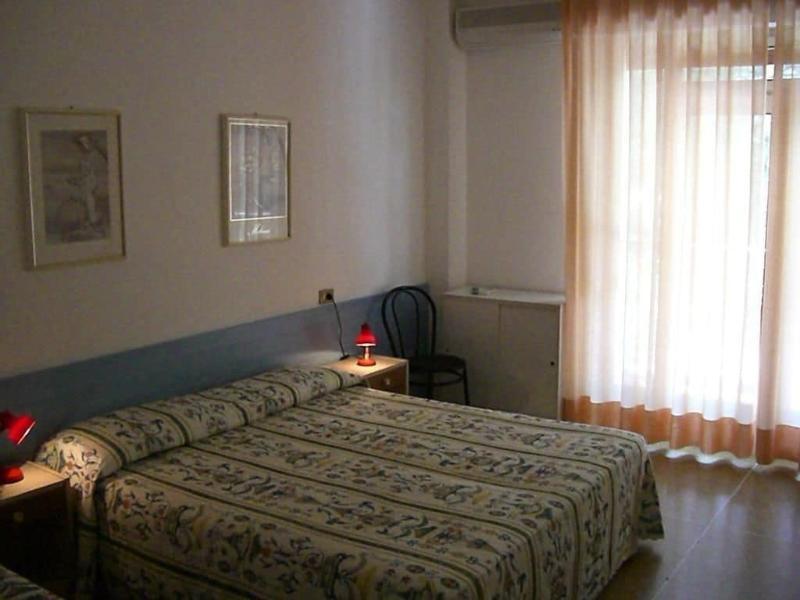 Hotel Myriam Lignano Sabbiadoro Extérieur photo