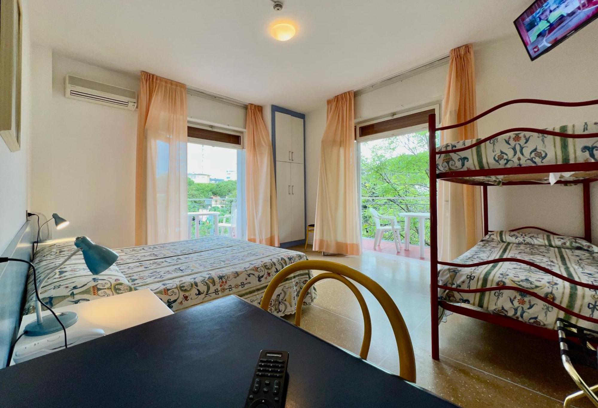 Hotel Myriam Lignano Sabbiadoro Extérieur photo