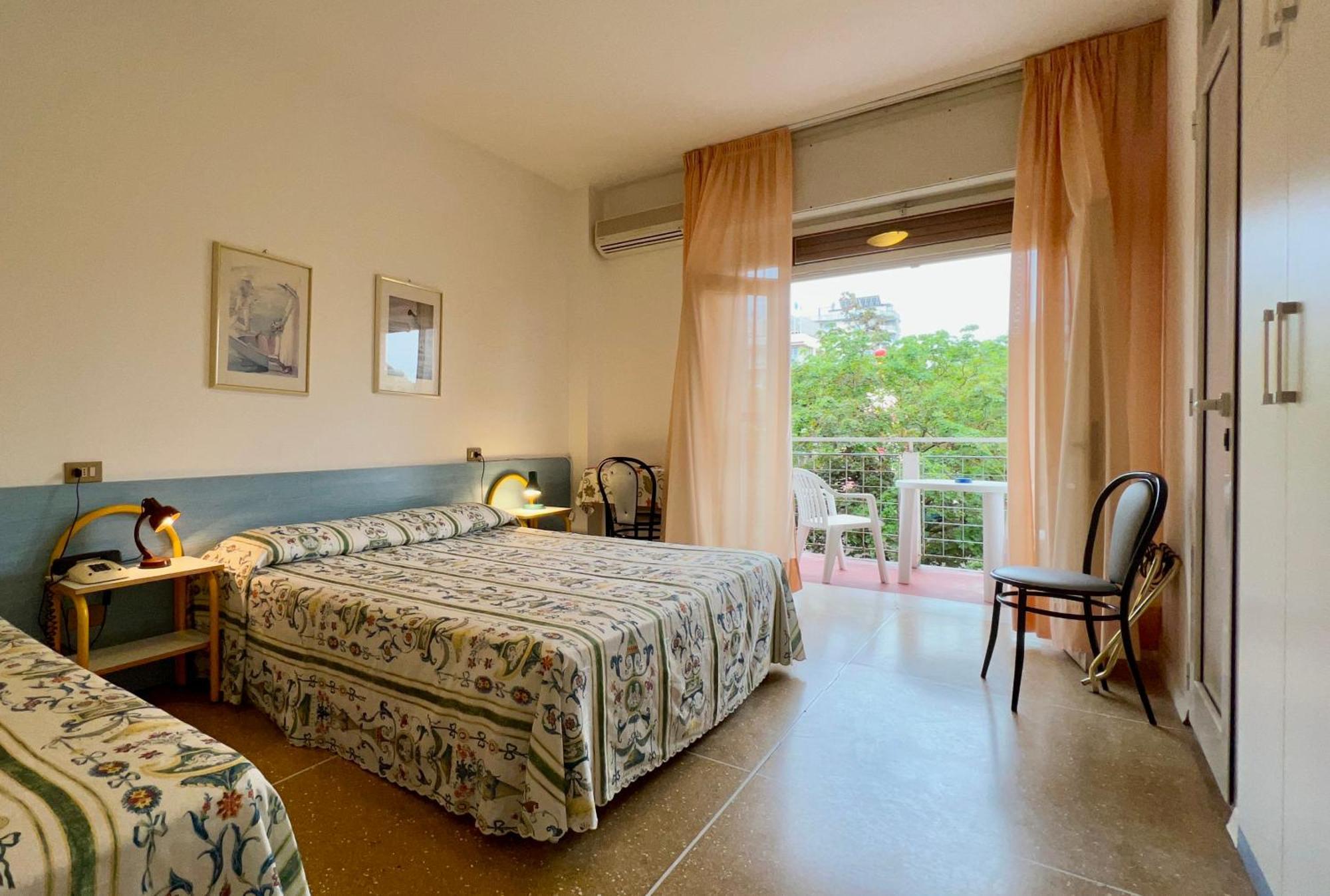 Hotel Myriam Lignano Sabbiadoro Extérieur photo