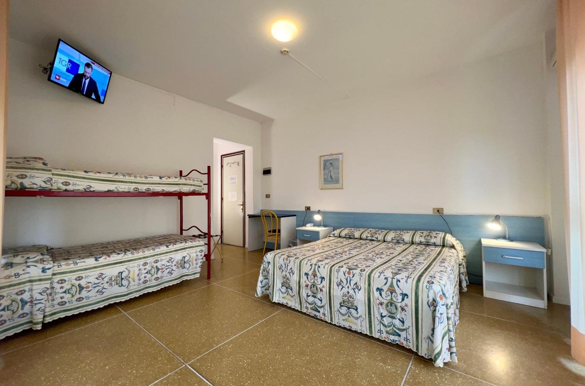 Hotel Myriam Lignano Sabbiadoro Extérieur photo